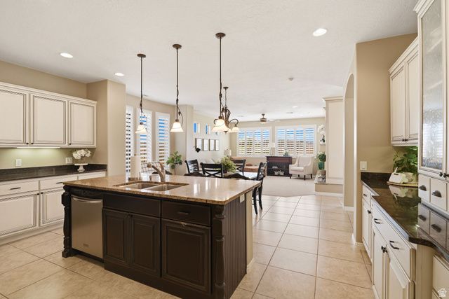 1672 N RANCH VIEW DR, Washington, UT 84780