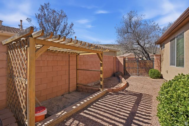 1672 N RANCH VIEW DR, Washington, UT 84780