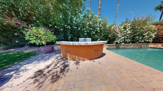 2534 S Grandview Avenue, Tempe, AZ 85282