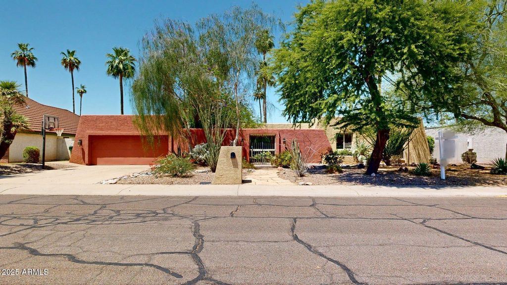 2534 S Grandview Avenue, Tempe, AZ 85282