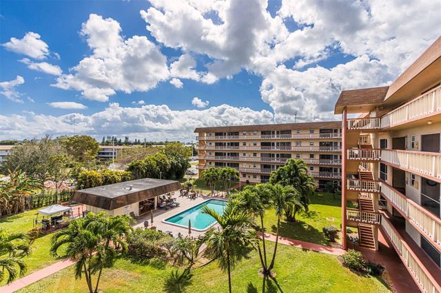 5300 Washington Street W414, Hollywood, FL 33021