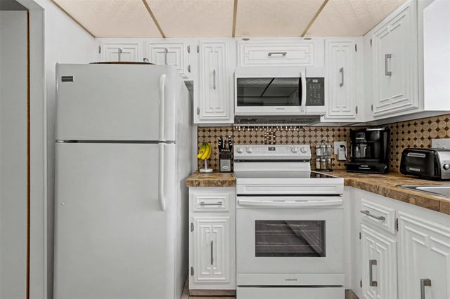 5300 Washington Street W414, Hollywood, FL 33021