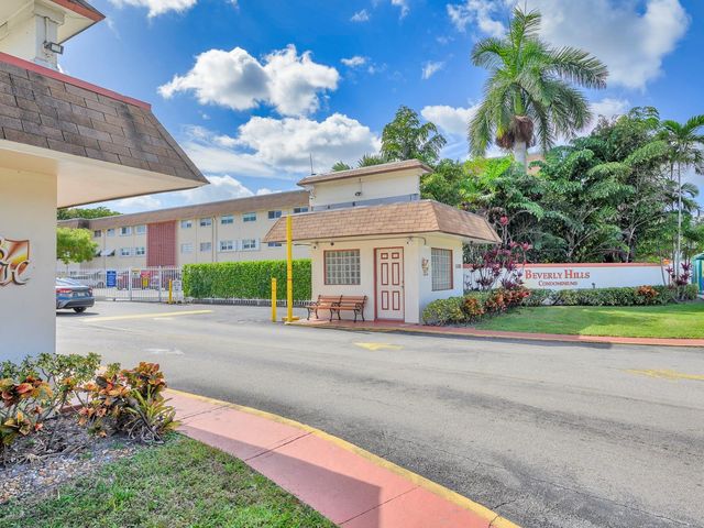 5300 Washington Street W414, Hollywood, FL 33021