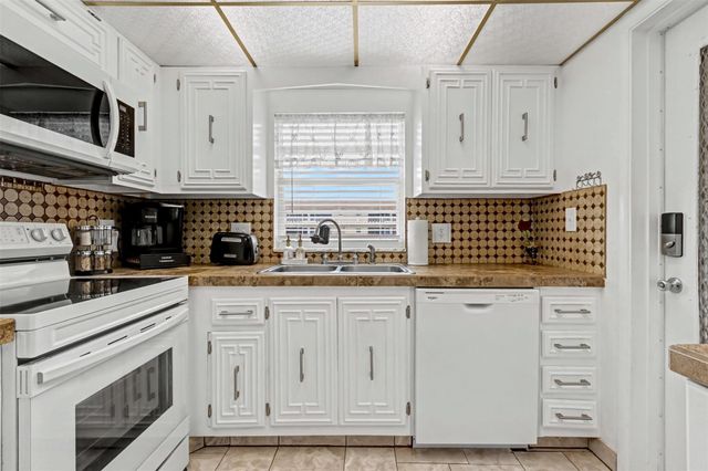 5300 Washington Street W414, Hollywood, FL 33021