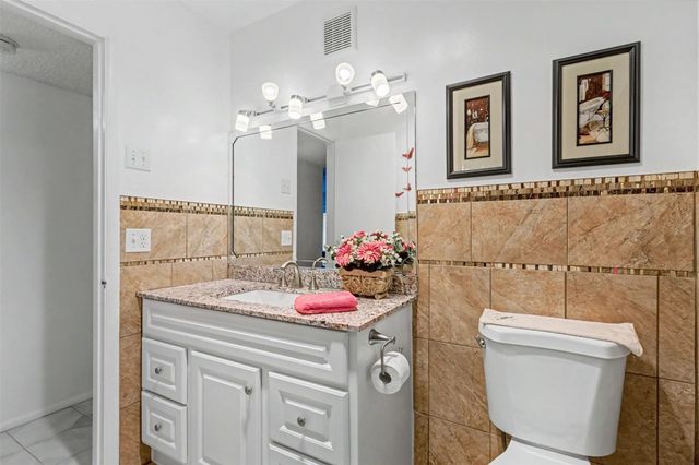 5300 Washington Street W414, Hollywood, FL 33021