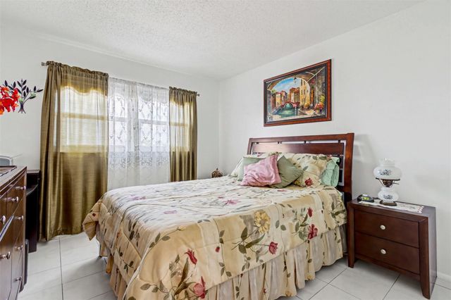 5300 Washington Street W414, Hollywood, FL 33021