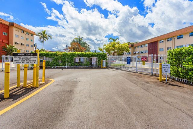 5300 Washington Street W414, Hollywood, FL 33021