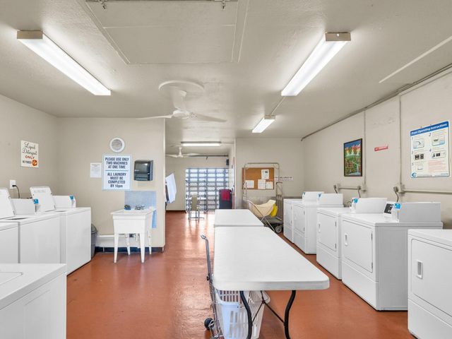 5300 Washington Street W414, Hollywood, FL 33021