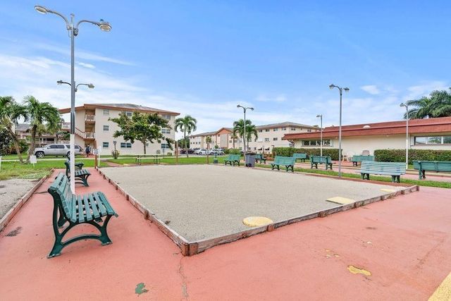 5300 Washington Street W414, Hollywood, FL 33021