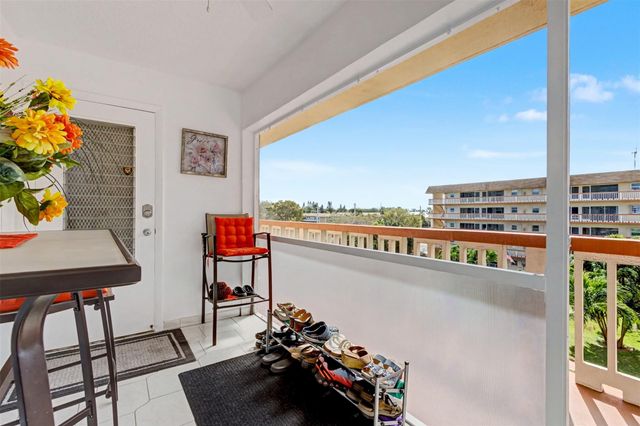 5300 Washington Street W414, Hollywood, FL 33021