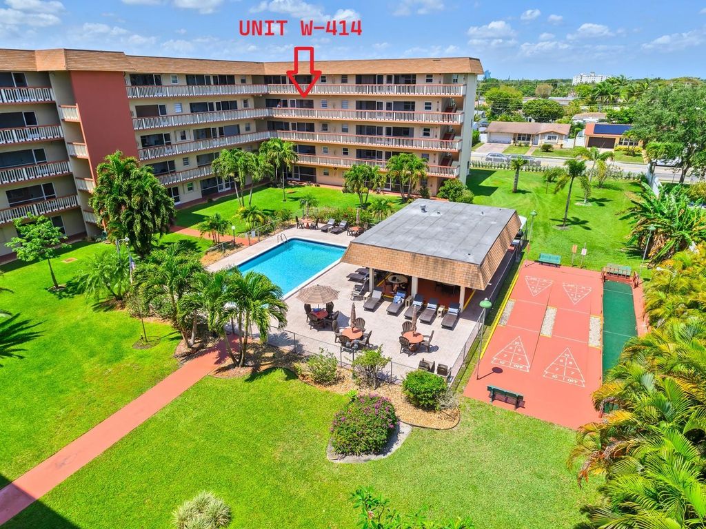 5300 Washington Street W414, Hollywood, FL 33021