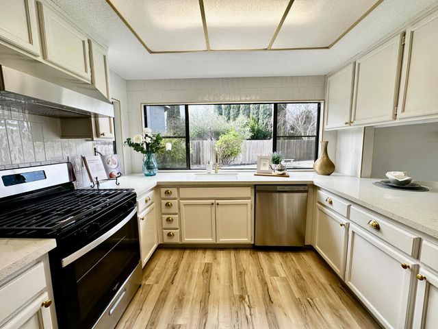 1905 Shell Ct, Modesto, CA 95356