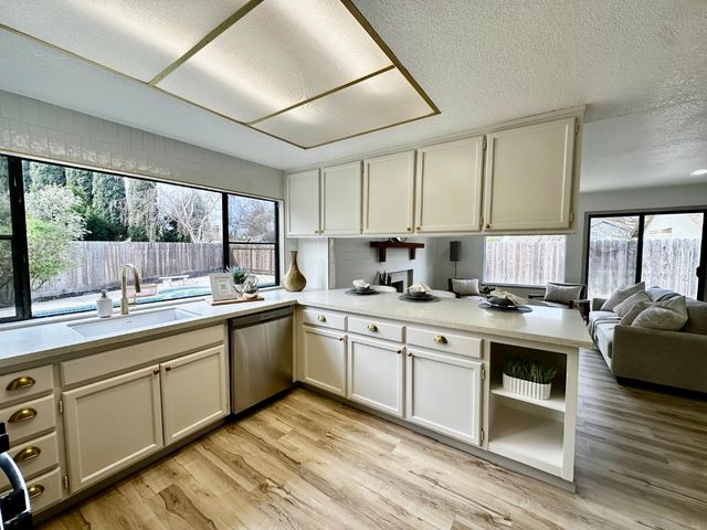 1905 Shell Ct, Modesto, CA 95356