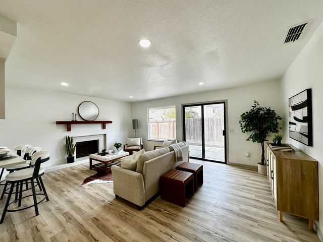 1905 Shell Ct, Modesto, CA 95356