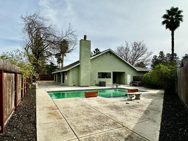 1905 Shell Ct, Modesto, CA 95356