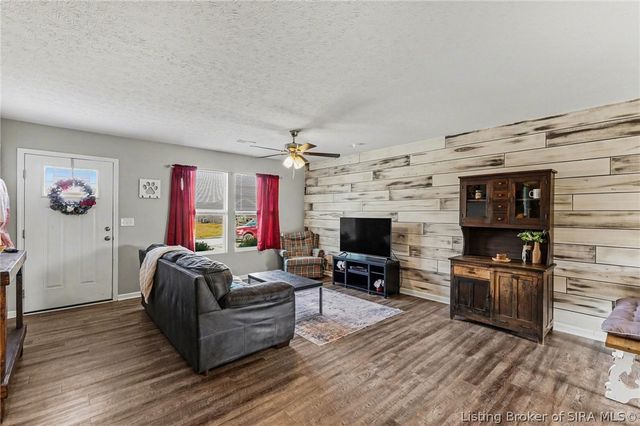 1670 Graham Boulevard, Scottsburg, IN 47170