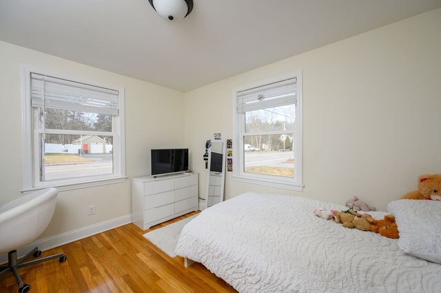 1065 Bedford St, Abington, MA 02351