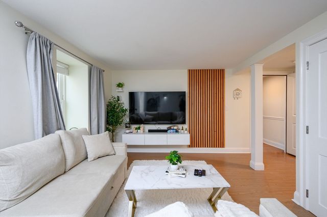 1065 Bedford St, Abington, MA 02351