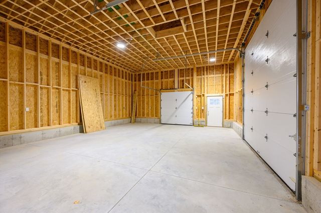 1065 Bedford St, Abington, MA 02351