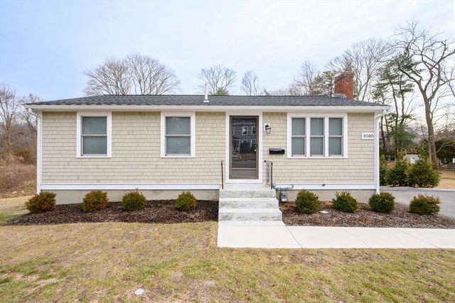 1065 Bedford St, Abington, MA 02351