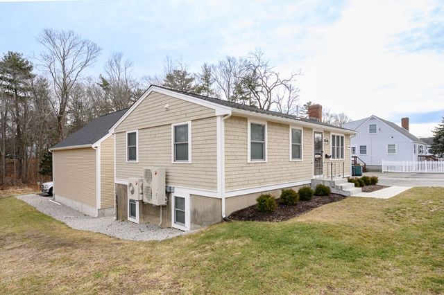 1065 Bedford St, Abington, MA 02351