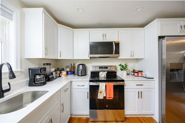 1065 Bedford St, Abington, MA 02351