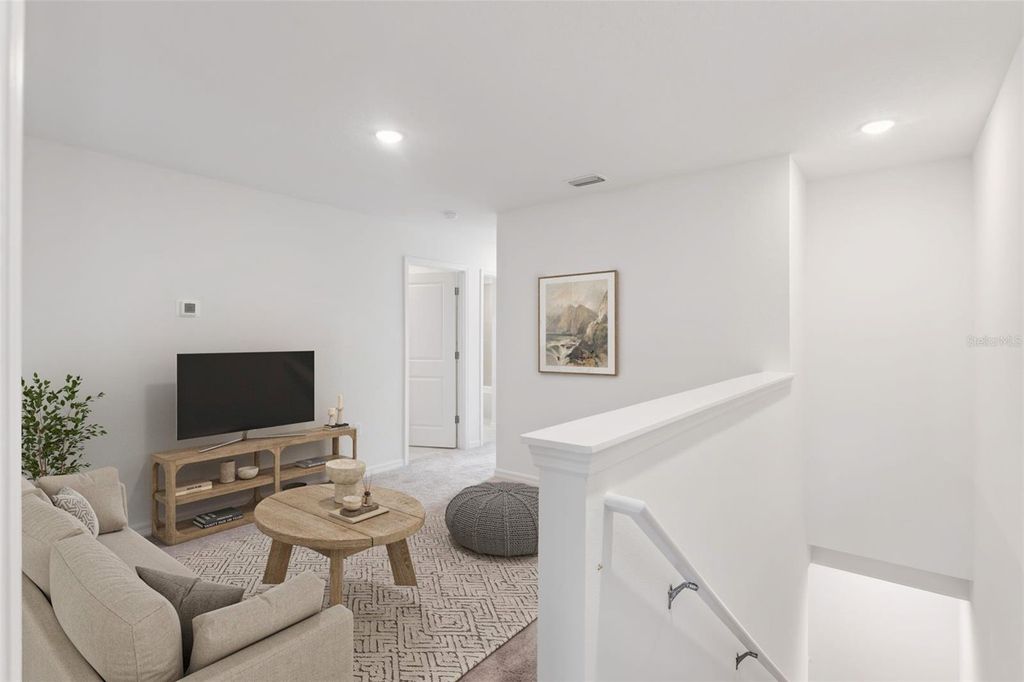 Image 6 of property listing at 650 CEDAR ELM COURT, Eustis, FL 32726