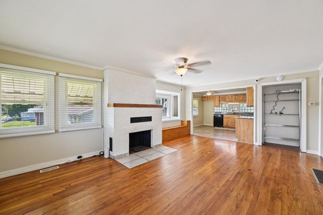 424 Ridge Avenue, Newark, OH 43055