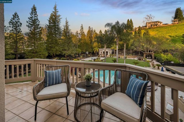 5411 Blackhawk Dr, Danville, CA 94506