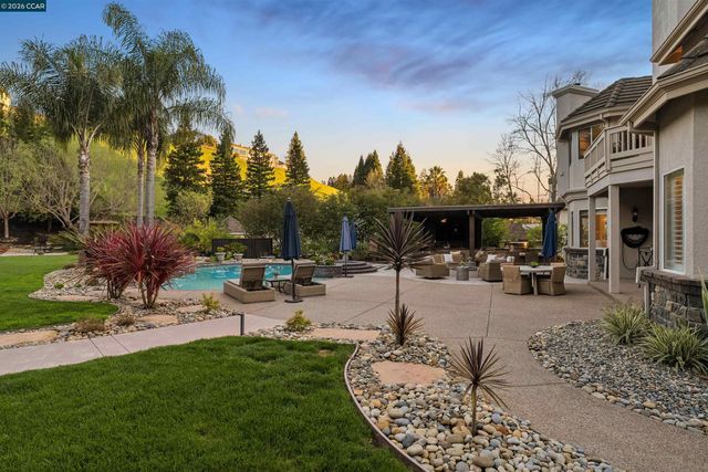 5411 Blackhawk Dr, Danville, CA 94506