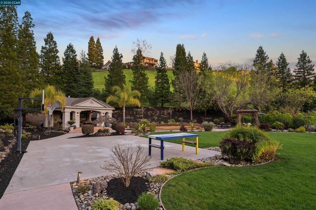 5411 Blackhawk Dr, Danville, CA 94506