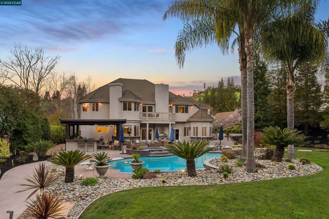 5411 Blackhawk Dr, Danville, CA 94506