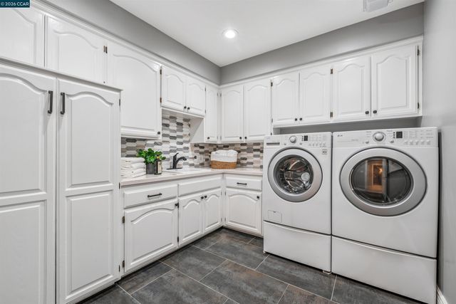 5411 Blackhawk Dr, Danville, CA 94506