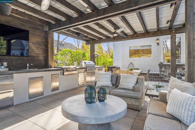 5411 Blackhawk Dr, Danville, CA 94506