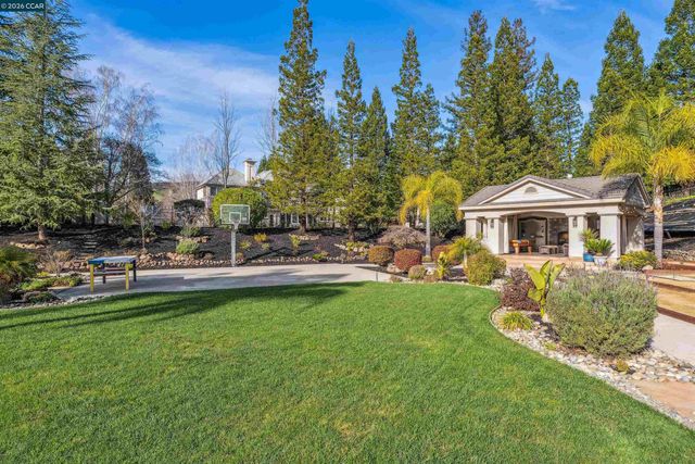 5411 Blackhawk Dr, Danville, CA 94506