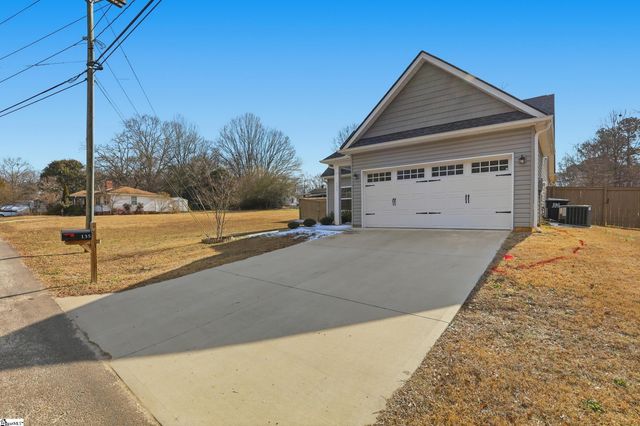 135 Stevenson Drive, Belton, SC 29627