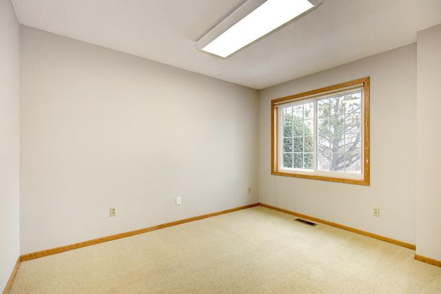 2768 87th Street E 13, Inver Grove Heights, MN 55076