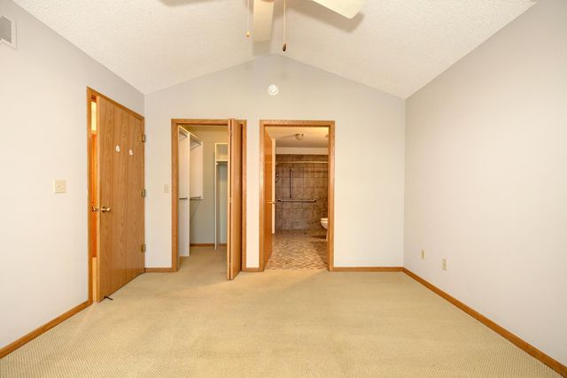 2768 87th Street E 13, Inver Grove Heights, MN 55076