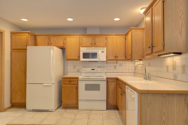 2768 87th Street E 13, Inver Grove Heights, MN 55076