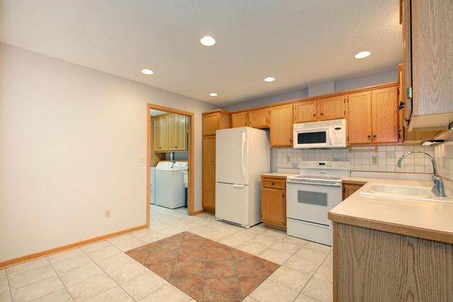 2768 87th Street E 13, Inver Grove Heights, MN 55076