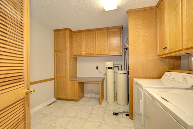 2768 87th Street E 13, Inver Grove Heights, MN 55076