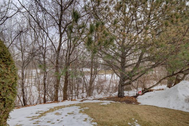 2768 87th Street E 13, Inver Grove Heights, MN 55076