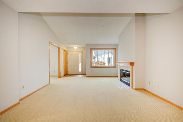 2768 87th Street E 13, Inver Grove Heights, MN 55076