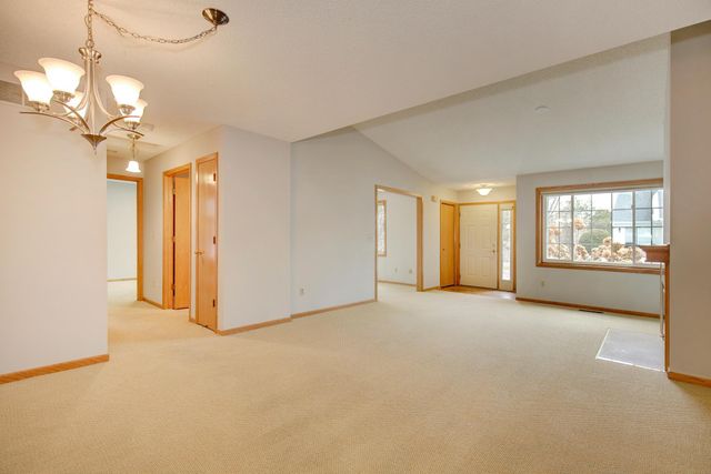 2768 87th Street E 13, Inver Grove Heights, MN 55076