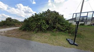 3015 26th ST SW, Lehigh Acres, FL 33976
