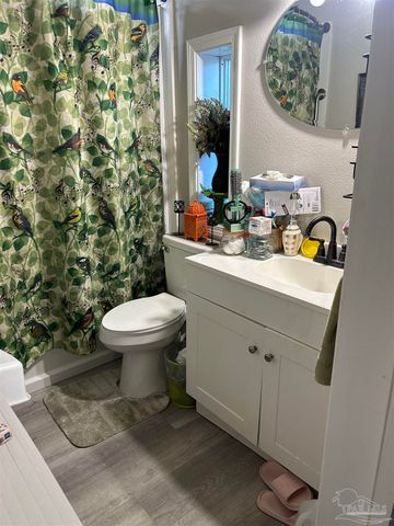 207 Emerald Ave, Pensacola, FL 32505