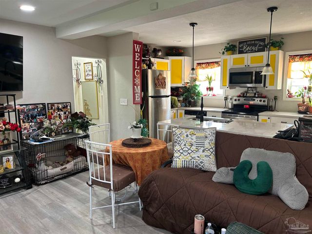 207 Emerald Ave, Pensacola, FL 32505