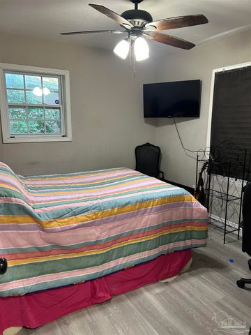 207 Emerald Ave, Pensacola, FL 32505