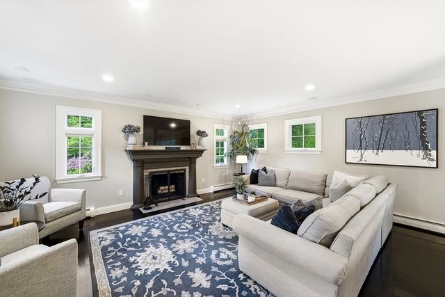 43 Hayes Ave, Lexington, MA 02420