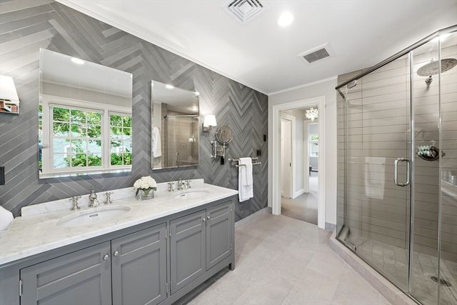 43 Hayes Ave, Lexington, MA 02420
